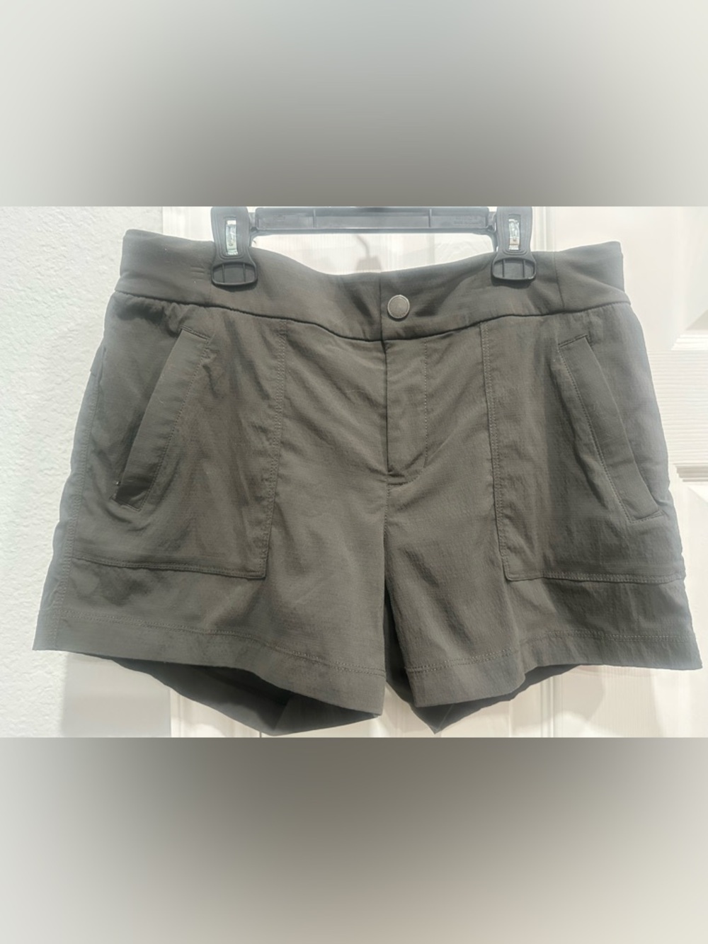 Athleta Olive Green Utility/Hiking  Shorts, 6